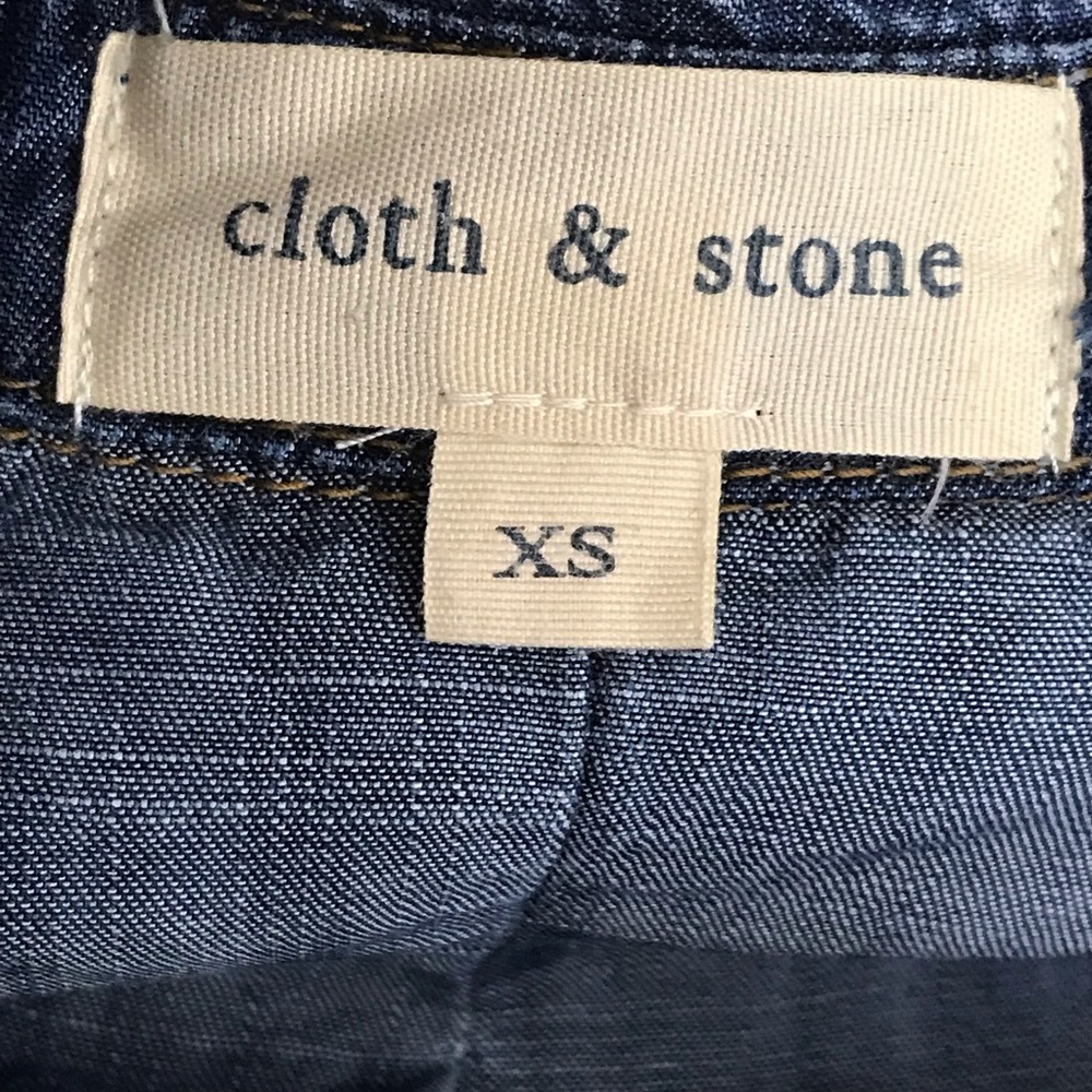 Cloth & Stone Split-Back Buttondown - Picture 5 of 6